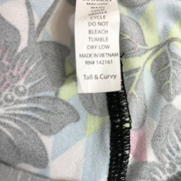 Lularoe Tall and Curvy Leggings Lot of 2 - Picture 5 of 8